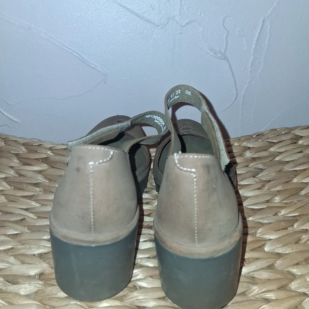 FLY London Womens Biso Beige Ankle Strap Heels Mart Janes Platform 38/8